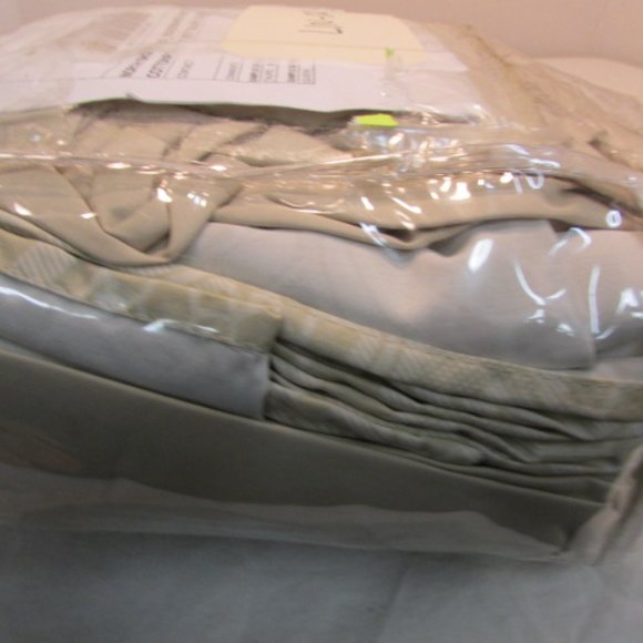 North Shore Living Rosemarie Taupe Queen Sheet Set - Picture 4 of 5